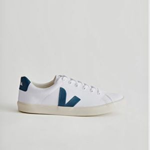 SOLD ✨NEW IN BOX✨ Veja Esplar in White/Blue